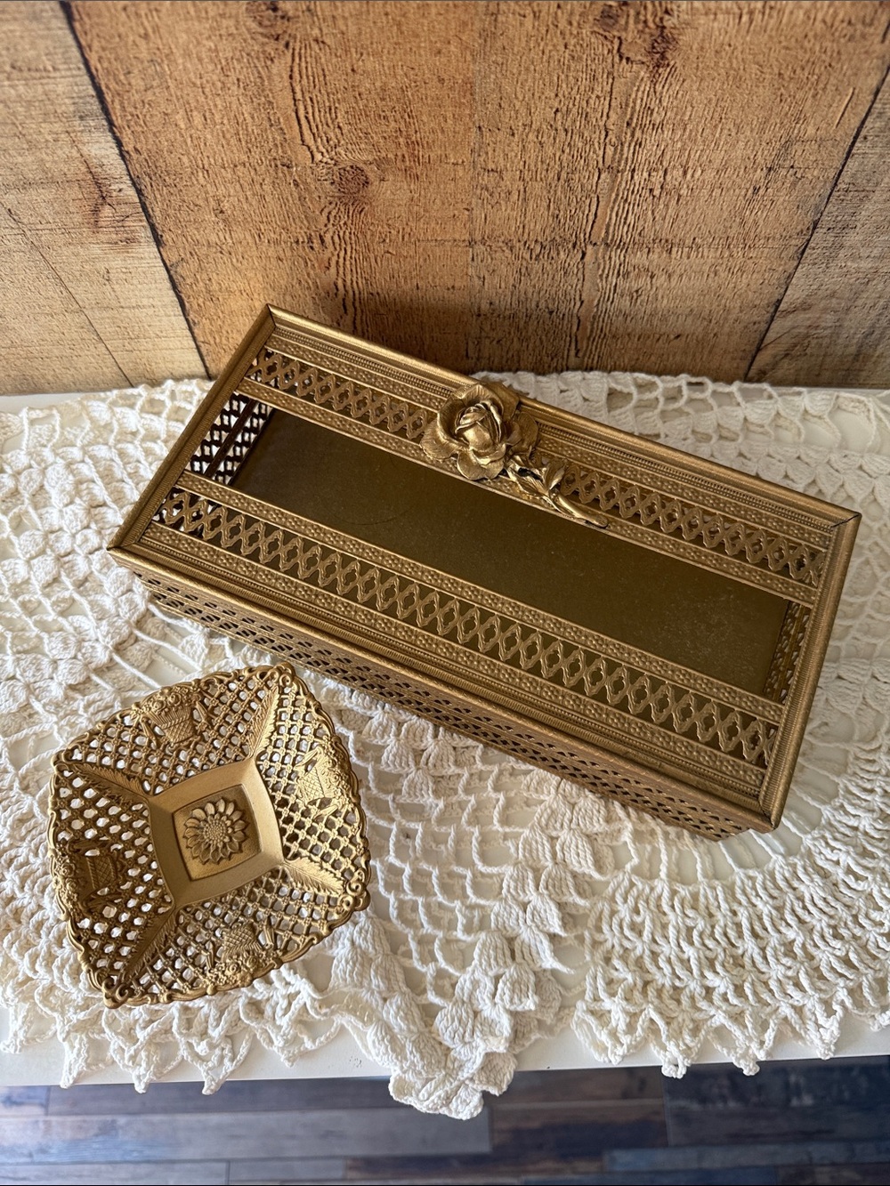 VTG MCM gold-tone Hollywood regency filigree tissue box & pedestal trinket dish